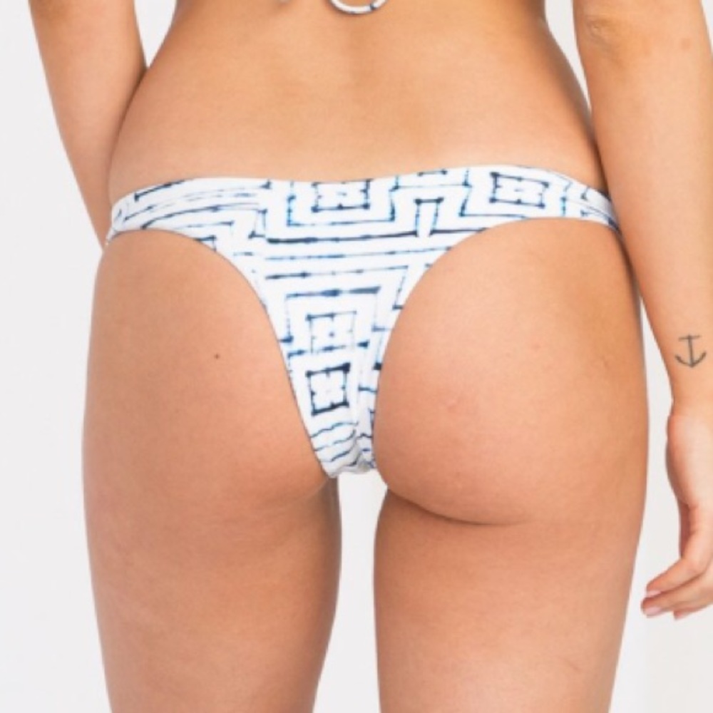 🔥🔥RVCA - ISLA BIKINI SET🔥🔥 - Picture 6 of 6